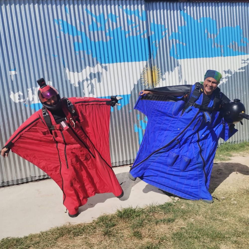 Indio y Coco en Windsuits